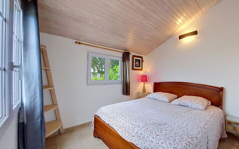 La Belle Vue: Meubilair, Bed, Interieur Ontwerp, Slaapkamer, Muur, Verdieping, Flooring, Kamer, Hout, Plafond