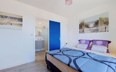 Ti an Aod: Interieur Ontwerp, Meubilair, Flooring, Verdieping, Bed, Slaapkamer, Kamer, Hout, Plafond, Laken