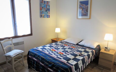 Caberal: Meubilair, Eigendom, Venster, Comfort, Textiel, Hout, Verlichting, Interieur Ontwerp, Bed Frame