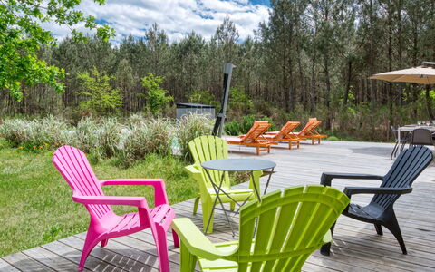 Nico: Fabriek, Wolk, Meubilair, Tafel, Stoel, Lucht, Boom, Natuur, Plantkunde, Buitentafel