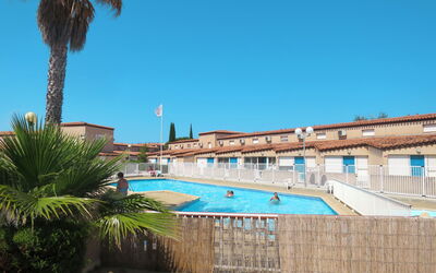 Saint Cyprien 627: Water, Lucht, Fabriek, Gebouw, Zwembad, Azure, Boom, Zwemwater, Arecales, Vrije Tijd