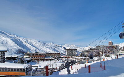 Les Menuires 648: Sneeuw, Winter, Berg, Lucht, Bergachtig Landvormen, Bergketen, Wolk, Alpen, Heuvel Station, Skitoevlucht