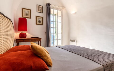 Casa Marcelli: Eigendom, Meubilair, Venster, Comfort, Hout, Textiel, Schaduw, Gebouw, Interieur Ontwerp, Bed Frame