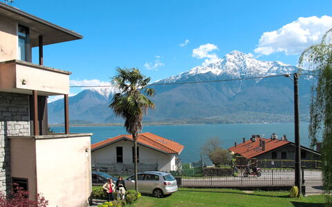 Gera Lario 679: Lucht, Wolk, Fabriek, Berg, Eigendom, Auto, Gebouw, Natuur, Hoogland, Natuurlijk Landschap