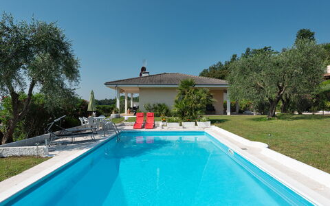 Incantevole: Zwembad, Eigendom, Huis, Onroerend Goed, Huis, Gebouw, Villa, Landgoed, Woongebied, Backyard