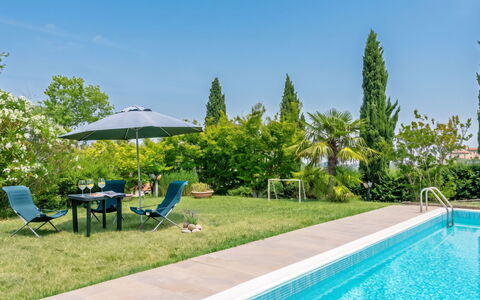 Ca' Del Vento: Blauw, Zwembad, Tuin, Buitenmeubels, Schaduw, Toevlucht, Eco Hotel, Landscaping, Werf, Villa