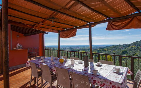 Francesco: Lucht, Meubilair, Stoel, Tafel, Schaduw, Hout, Vrije Tijd, Boom, Landschap, Buitenmeubels