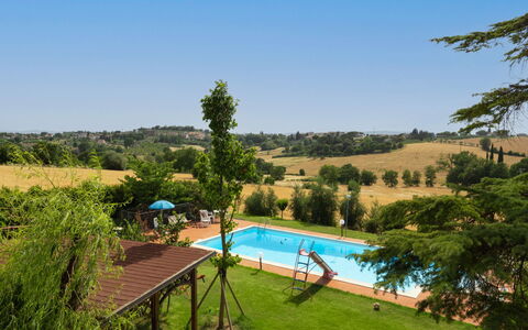 San Piero: Water, Lucht, Fabriek, Zwembad, Azure, Boom, Plantkunde, Stoel, Natuurlijk Landschap, Zwemwater