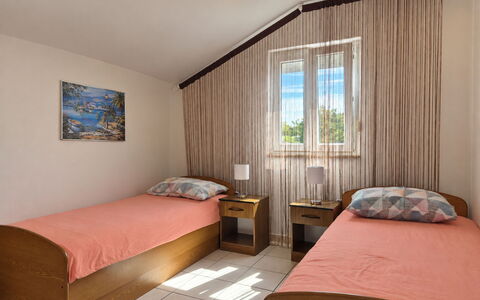 Krk Krk 669: Interieur Ontwerp, Meubilair, Bed, Verdieping, Slaapkamer, Flooring, Hout, Kamer, Plafond, Textiel