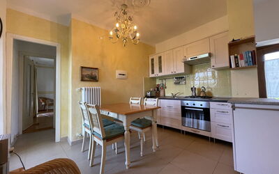 Casa Vacanza Cascina Lovera 606.2: Meubilair, Tafel, Cabinetry, Countertop, Stoel, Gebouw, Hout, Keuken, Interieur Ontwerp, Verdieping