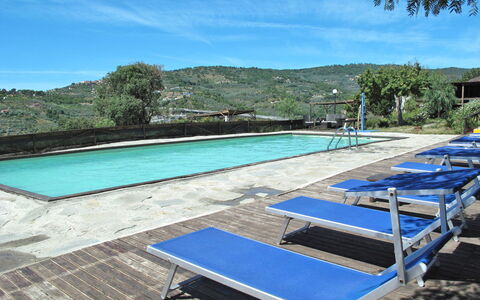 San Lorenzo al Mare 639: Water, Lucht, Wolk, Zwembad, Licht, Blauw, Azure, Natuur, Boom, Fabriek