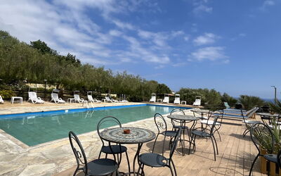 San Lorenzo al Mare 639: Buitenmeubels, Zwembad, Landscaping, Toevlucht, Eco Hotel, Reflecting Pool