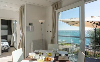 Bouganvilla (Slr402) 640.3: Kamer, Eigendom, Interieur Ontwerp, Gebouw, Huis, Meubilair, Tafel, Huis, Onroerend Goed, Woonkamer