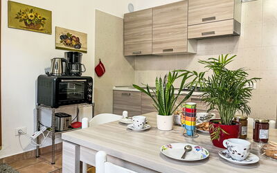 Asplanato (Dol166) 663.6: Eigendom, Fabriek, Cabinetry, Tafel, Gebouw, Bloempot, Interieur Ontwerp, Keuken, Tableware, Kamerplant