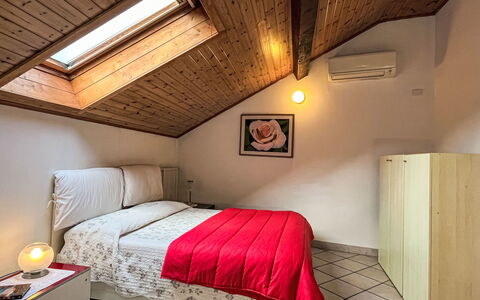 Gallesio (Flg213): Interieur Ontwerp, Hout, Slaapkamer, Verdieping, Plafond, Bed, Meubilair, Kamer, Flooring, Huis