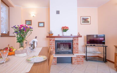 Laura 644.3: Kamer, Eigendom, Interieur Ontwerp, Meubilair, Gebouw, Huis, Verdieping, Woonkamer, Onroerend Goed, Huis