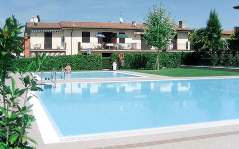 Lazise 718: Zwembad, Heuvel, Vrije Tijd, Bergketen, Buitenmeubels, Heuvel Station, Toevlucht, Vallei, Eco Hotel, Ridge