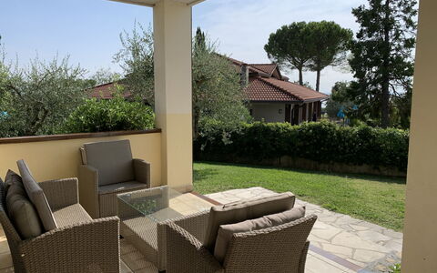 Moniga del Garda 653: Fabriek, Lucht, Plantengemeenschap, Natuurlijk Landschap, Afdeling, Boom, Gras, Struik, Vergankelijk, Landschap