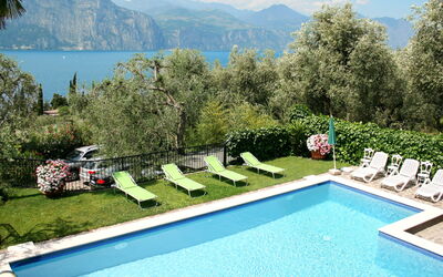 Brenzone 653: Water, Fabriek, Lucht, Wolk, Zwembad, Blauw, Azure, Groen, Berg, Boom