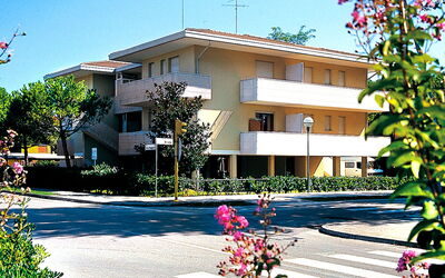 Bibione 650: Woongebied, Eigendom, Gebouw, Huis, Buurt, Architectuur, Huis,  Dorf\, Onroerend Goed, Appartement
