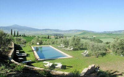 Pienza 609: Eigendom, Wildernis, Zwembad, Land Lot, Huis, Landelijk Gebied, Gras, Heuvel Station, Berg, Boom