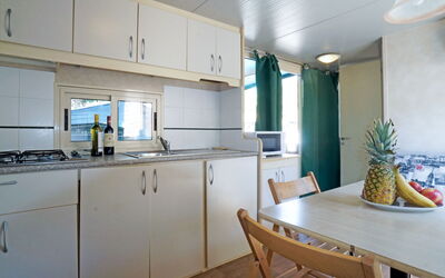 Campeggio del Forte 618.4: Kamer, Eigendom, Countertop, Keuken, Meubilair, Interieur Ontwerp, Cabinetry, Gebouw, Huis, Verdieping