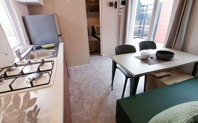 Campeggio del Forte 618.6: Eigendom, Kamer, Interieur Ontwerp, Meubilair, Verdieping, Gebouw, Tafel, Huis, Onroerend Goed, Woonkamer