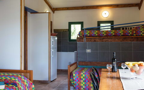Guardistallo 639: Kamer, Meubilair, Interieur Ontwerp, Eigendom, Gebouw, Verdieping, Tafel, Onroerend Goed, Plafond, Huis