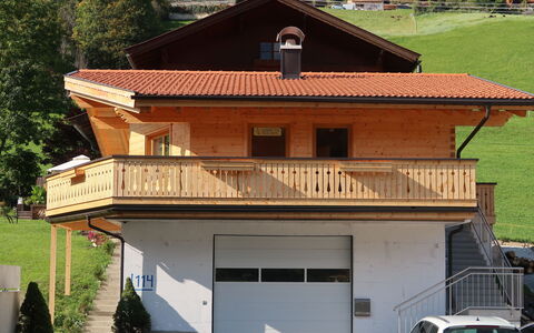 Wildschönau 688: Huis, Dak, Eigendom, Gebouw, Huis, Onroerend Goed, Architectuur, Auto, Voertuig, Facade