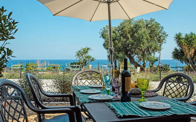 San Lorenzo al Mare 645: Paraplu, Eigendom, Tafel, Meubilair, Patio, Buitentafel, Kamer, Onroerend Goed, Schaduw, Vrije Tijd