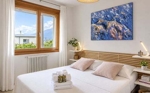 San Vincenzo: Meubilair, Bed, Interieur Ontwerp, Slaapkamer, Hout, Bedding, Laken, Linens, Flooring, Verdieping