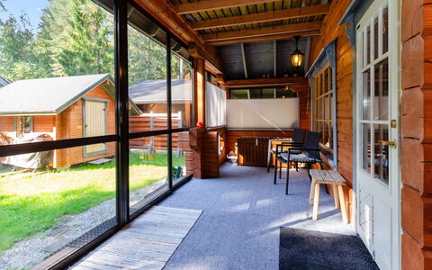Purnukka: Meubilair, Stoel, Buitenmeubels, Tafel, Hout, Buitentafel, Keuken En Eettafel, Schaduw, Tuin, Paraplu
