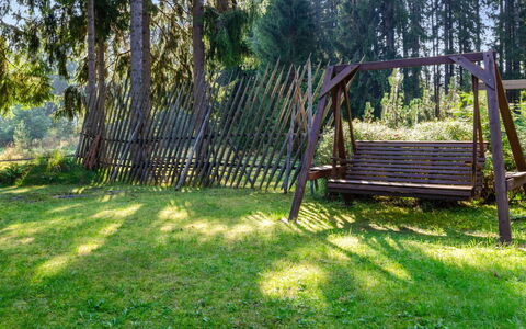 Purnukka: Meubilair, Stoel, Buitenmeubels, Tafel, Hout, Buitentafel, Keuken En Eettafel, Schaduw, Tuin, Paraplu
