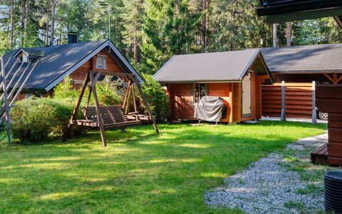 Purnukka: Meubilair, Stoel, Buitenmeubels, Tafel, Hout, Buitentafel, Keuken En Eettafel, Schaduw, Tuin, Paraplu