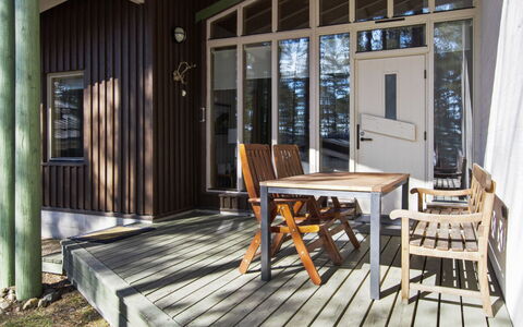 Hiisiranta D1: Meubilair, Stoel, Buitenmeubels, Tafel, Hout, Buitentafel, Keuken En Eettafel, Schaduw, Tuin, Paraplu