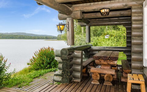 Savilahti: Meubilair, Stoel, Buitenmeubels, Tafel, Hout, Buitentafel, Keuken En Eettafel, Schaduw, Tuin, Paraplu