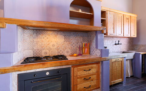 Oliviola: Kamer, Countertop, Cabinetry, Meubilair, Keuken, Eigendom, Interieur Ontwerp, Fornuis, Tegel, Huis