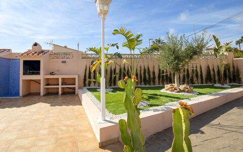 Enrique: Bloempot, Tuin, Schaduw, Landscaping, Tegel, Binnenplaats, Hacienda, Kamerplant, Eco Hotel