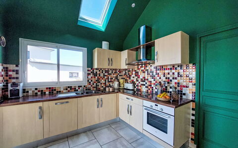 Cassiopée: Keuken, Flooring, Interieur Ontwerp, Major Appliance, Toestel Van De Keuken, Countertop, Verdieping, Plafond, Cabinetry, Kamer
