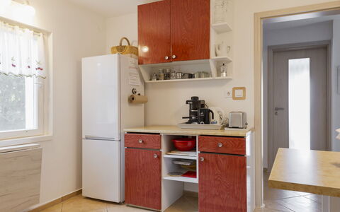 Annemarie: Toestel Van De Keuken, Keuken, Cabinetry, Major Appliance, Meubilair, Countertop, Hout, Flooring, Interieur Ontwerp, Huishoudapparatuur