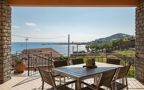Irma: Water, Tafel, Lucht, Meubilair, Stoel, Wolk, Azure, Hout, Fabriek, Interieur Ontwerp