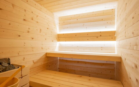Lacum Lux Resort: Kamer, Eigendom, Sauna, Hout, Blokhut, Gebouw, Multiplex, Architectuur, Interieur Ontwerp, Hardwood