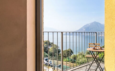 Varenna 634: Zwembad, Bergketen, Eco Hotel, Toevlucht, Landgoed, Vallei, Villa, Landscaping, Badplaats, Backyard