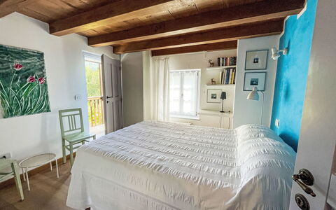 Casa Lienartova: Meubilair, Bed, Interieur Ontwerp, Slaapkamer, Verdieping, Muur, Bedding, Flooring, Laken, Kamer