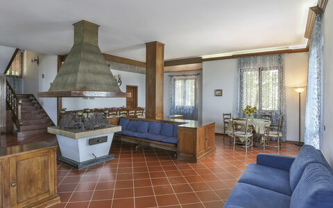 Le Castagne: Kamer, Eigendom, Meubilair, Gebouw, Verdieping, Interieur Ontwerp, Woonkamer, Hardwood, Onroerend Goed, Huis