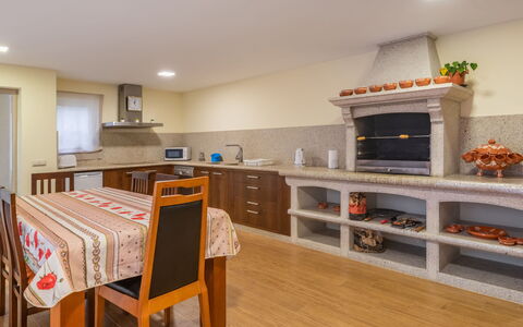 Mar: Meubilair, Cabinetry, Countertop, Keuken, Tafel, Hout, Verlichting, Interieur Ontwerp, Woonkamer, Beits