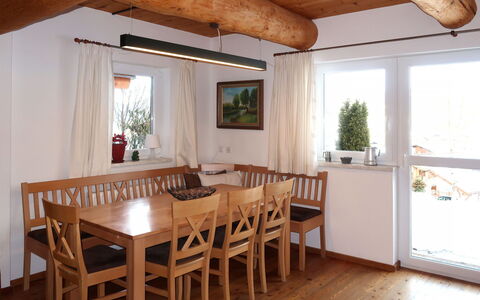 Flachau 617: Kamer, Eigendom, Meubilair, Gebouw, Eetkamer, Plafond, Tafel, Verdieping, Interieur Ontwerp, Huis