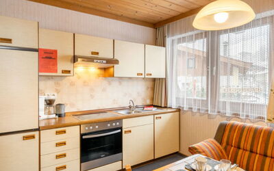 Vorreiter 627.1: Cabinetry, Countertop, Meubilair, Eigendom, Keuken, Fornuis, Stoel, Wastafel, Hout, Toestel Van De Keuken
