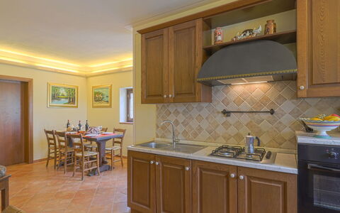 Gaiole in Chianti 649: Countertop, Cabinetry, Meubilair, Eigendom, Wastafel, Gootsteen, Fornuis, Keuken, Gebouw, Hout