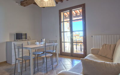 Poggio di Nocola 628.1: Kamer, Eigendom, Meubilair, Gebouw, Verdieping, Interieur Ontwerp, Huis, Woonkamer, Tafel, Muur